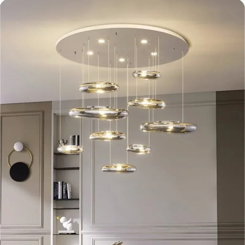 Lustre suspendu en forme de nuages métaliques